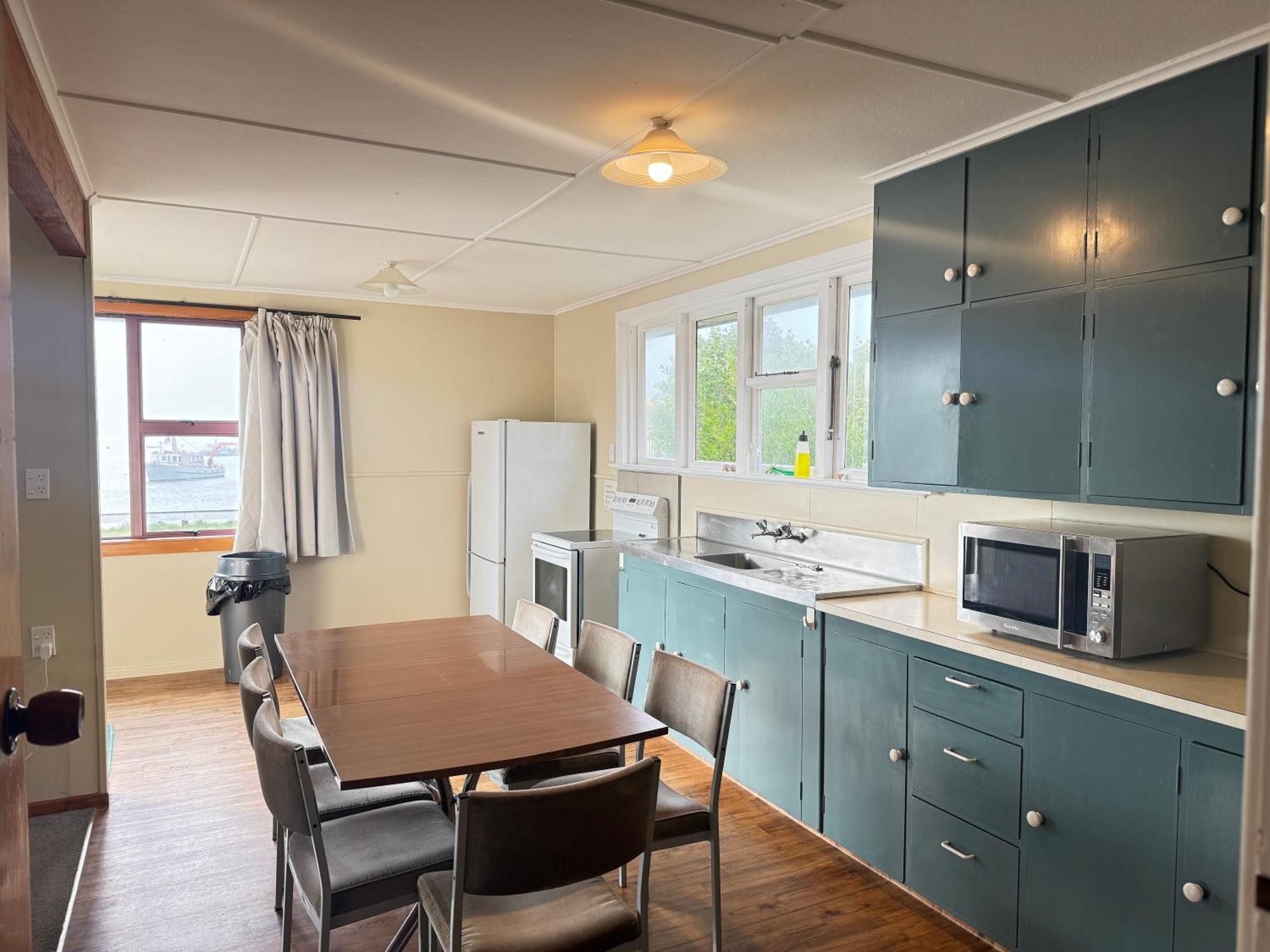 South Sea Hotel - Stewart Island Half-moon Bay ภายนอก รูปภาพ