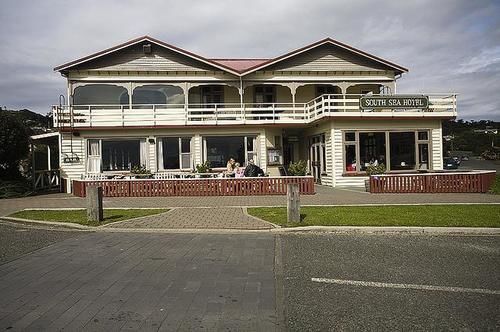 South Sea Hotel - Stewart Island Half-moon Bay ภายนอก รูปภาพ